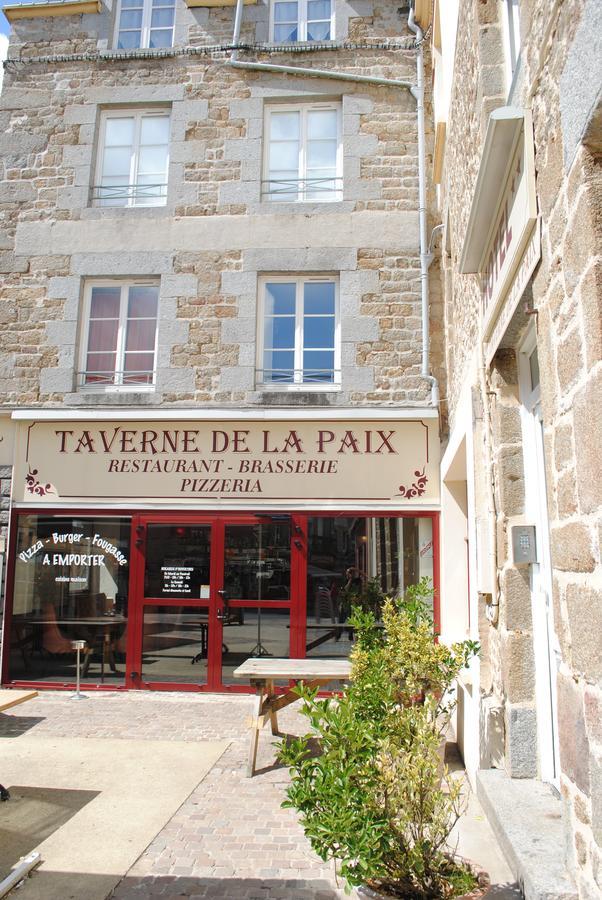 Taverne De La Paix La Ferte-Mace Eksteriør bilde