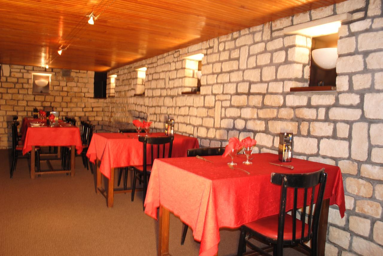 Taverne De La Paix La Ferte-Mace Eksteriør bilde